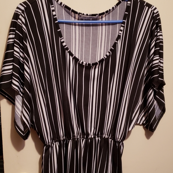 short sleeve blouse - Picture 1 of 1